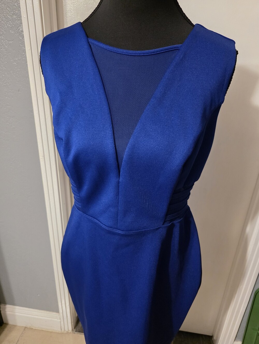 Elegant Royal Blue Sleeveless V-Neck Dress Size 8 - Picture 4 of 6